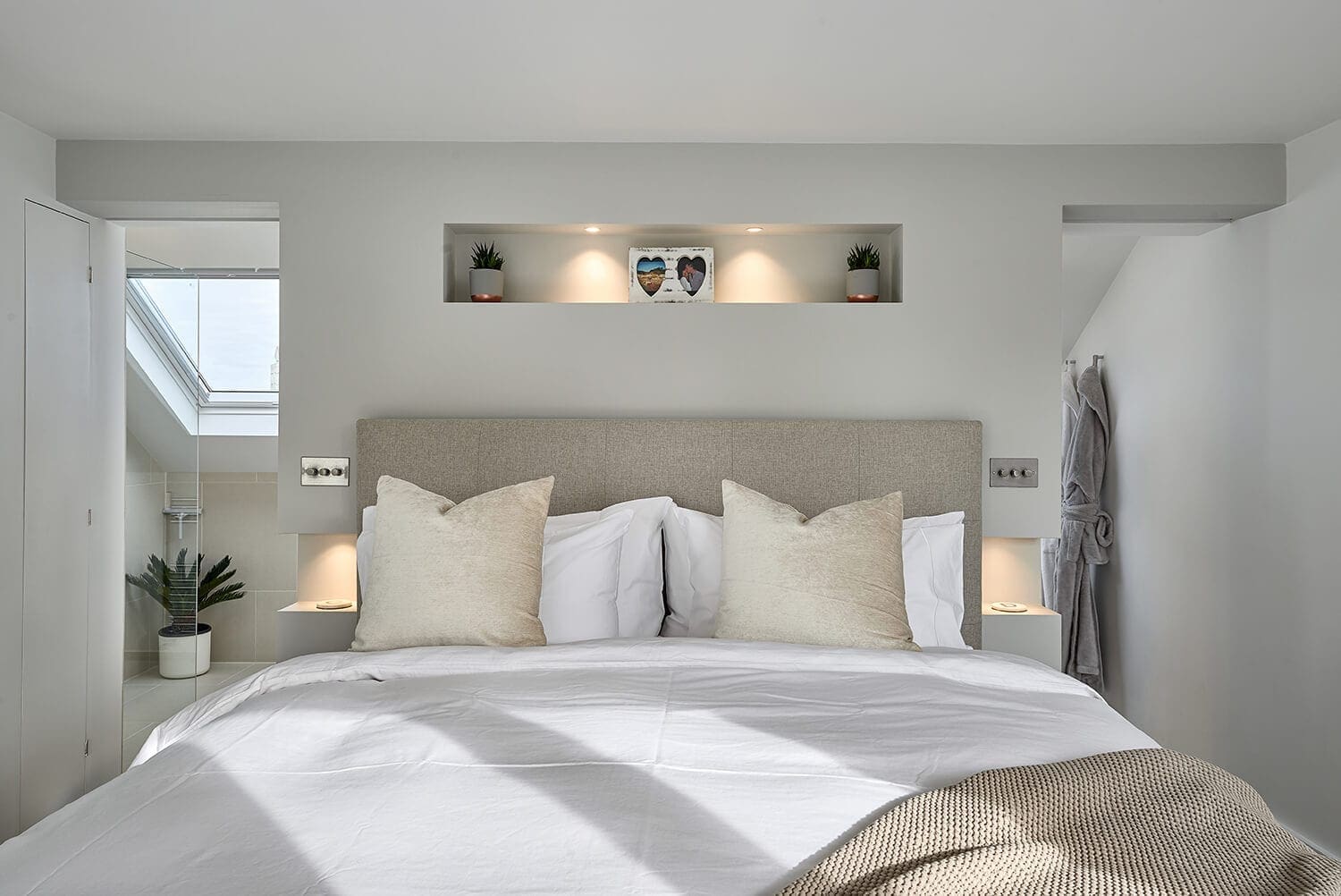 minimalistic bedroom inspiration for loft conversion