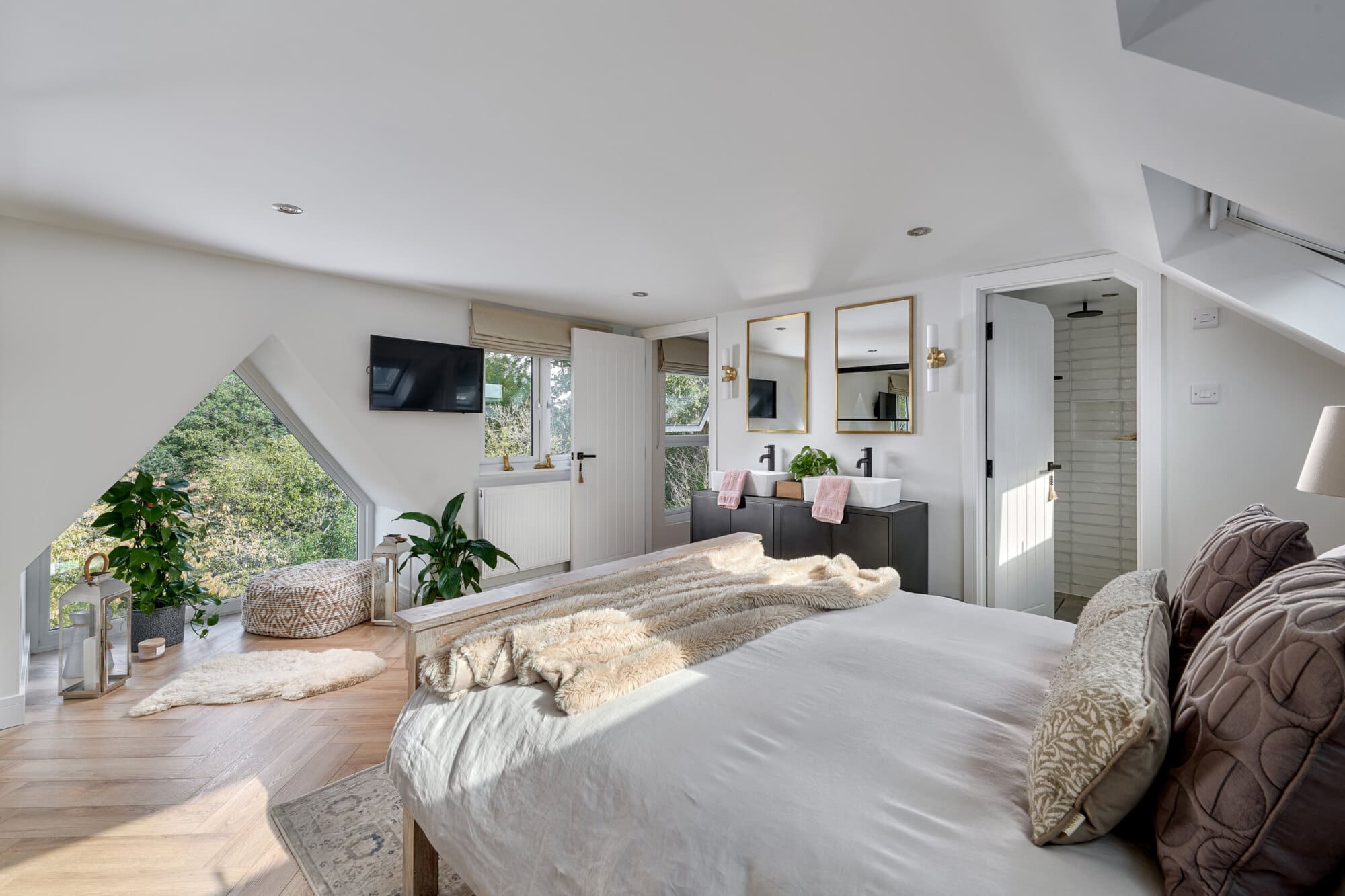 shell loft conversion bedroom